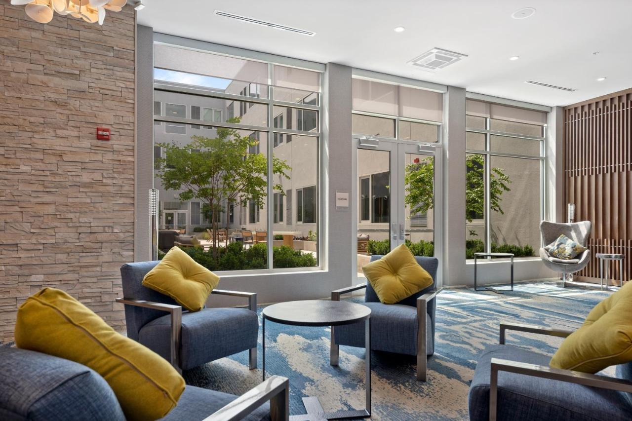 Element Hampton Peninsula Town Center Hotel Exterior foto